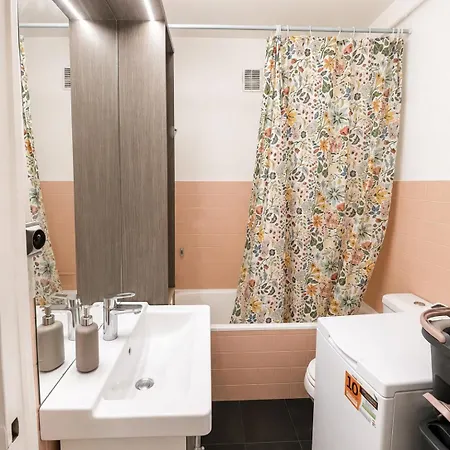 Cozy, Air-conditioned, Downtown * Antibes